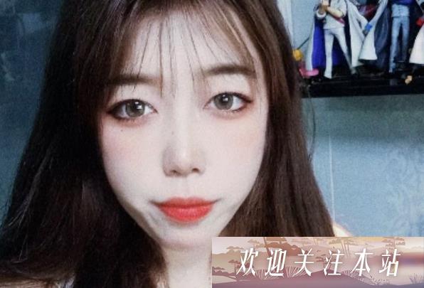 斗鱼主播串哥被封在女友直播间挂机被怼，生气道“你播你的，别老提我”！