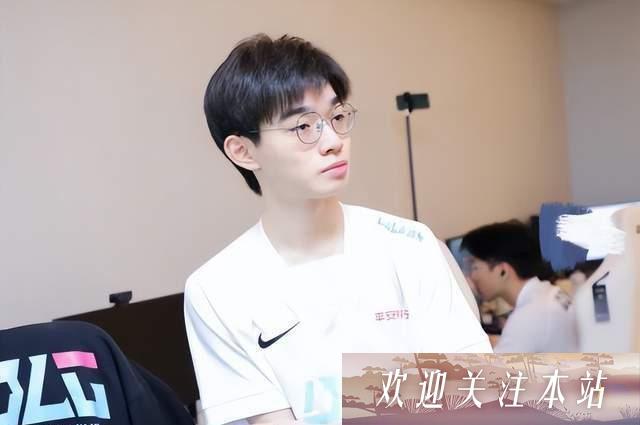 电竞新赛季面临挑战：谁能夺冠？