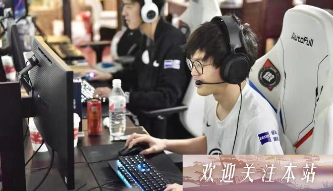 《LPL夏季赛精彩对决：IG与LNG的焦点之战》