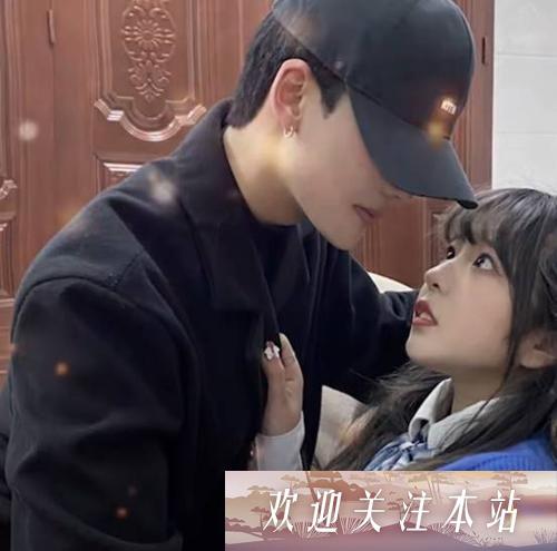 情侣网络名人林锡的神秘面纱：背后掩藏了多少秘密？