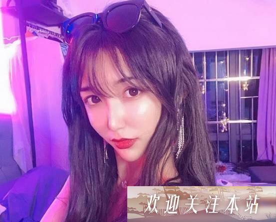 艾比的逆袭：当网络名人遇上争议与反击