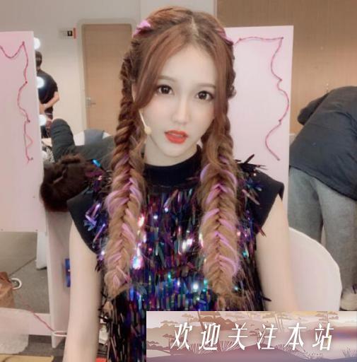 宸荨樱桃：实力与美貌兼备的网络新星