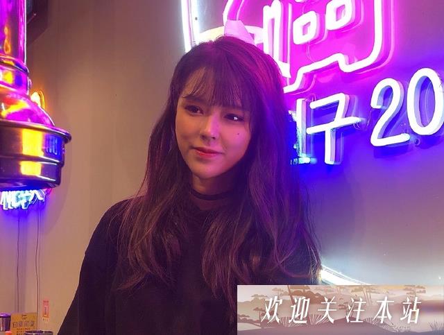 沫子：从游戏主播到美食网红的奇妙转变