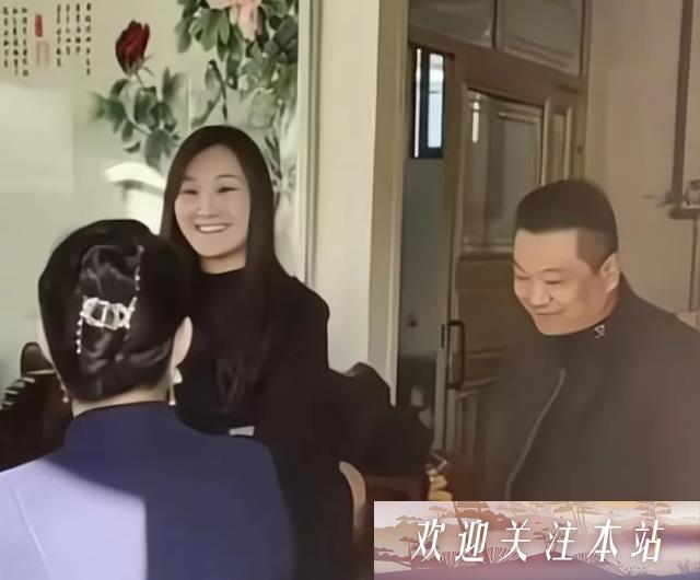 陈亚男录视频求放过！称她是朱家好儿媳妇，网民：又要直播卖货了！