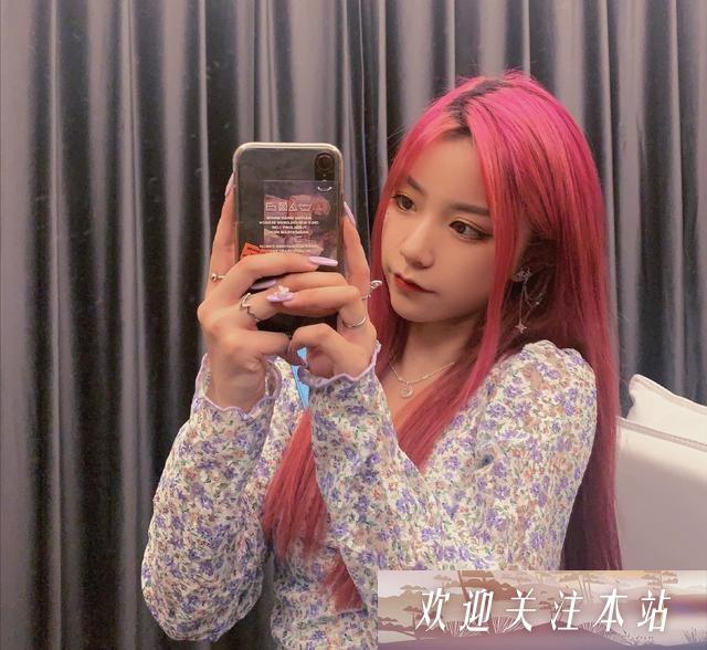 网络主播刀刀：光鲜背后不为人知的痛苦故事