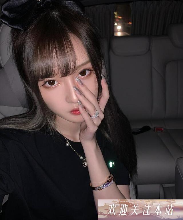 腐团儿PS照片引热议，网友直言过度修图失真