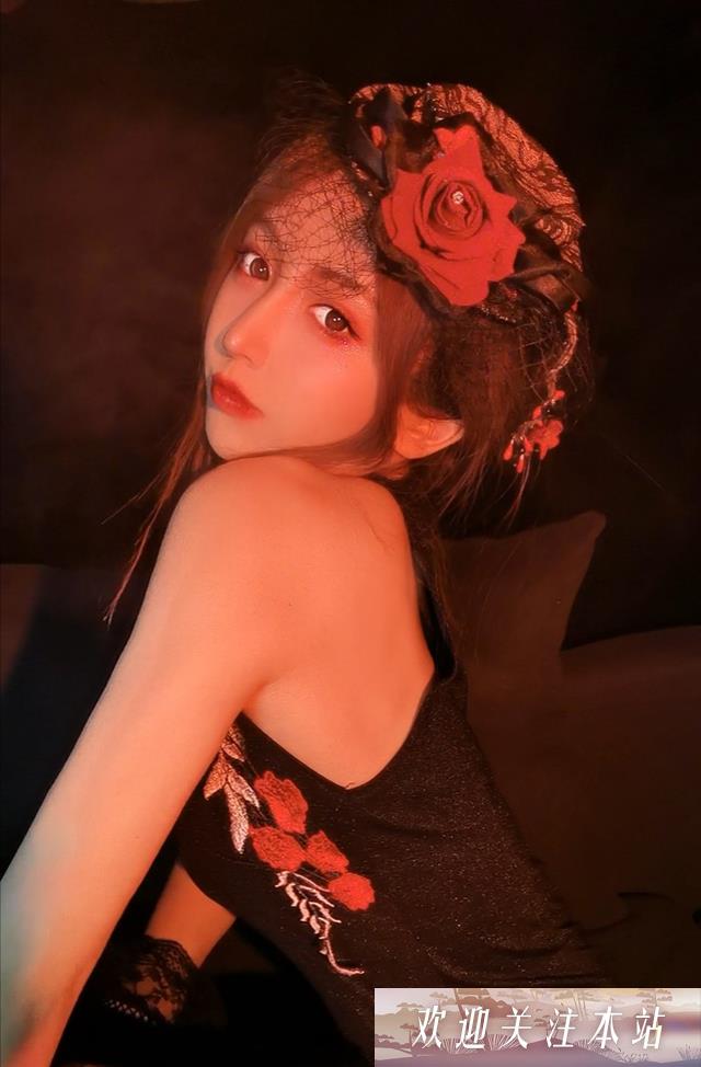 呆妹儿新视频引发热议，神秘男声背后的秘密！