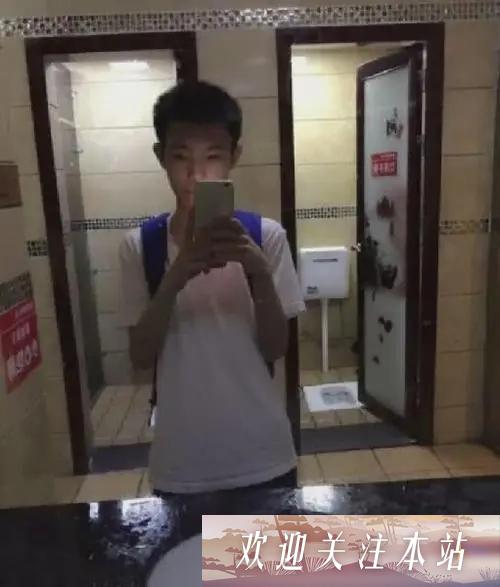 《张嘉文：LOL直播圈的幽默高手》