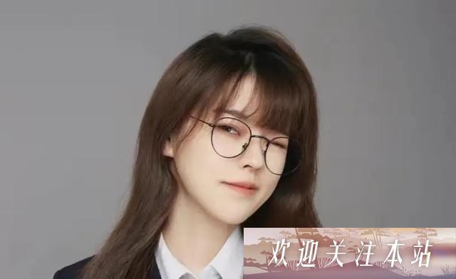 沫子转会虎牙引爆电竞圈，粉丝激增破百万