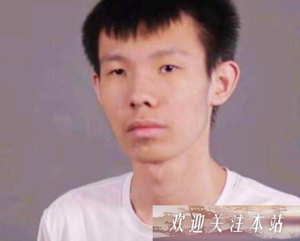 《张嘉文与男枪：英雄联盟中的绝活哥传奇》