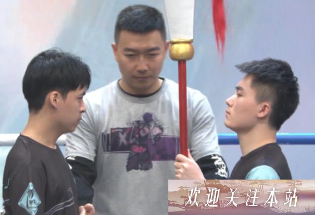 大锤哥危险了！农村国宝带免责书上场打拳，故意激怒大锤哥签下