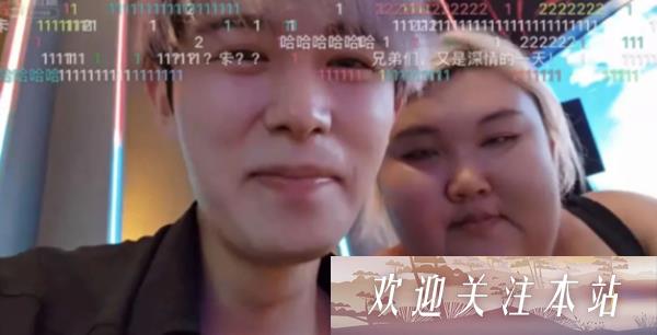 《三人恋情太拥挤，童锦程与西瓜妹妹的甜蜜互动》