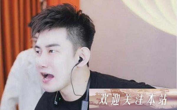 《0哥与阿哲：直播世界中的矛盾与抉择》